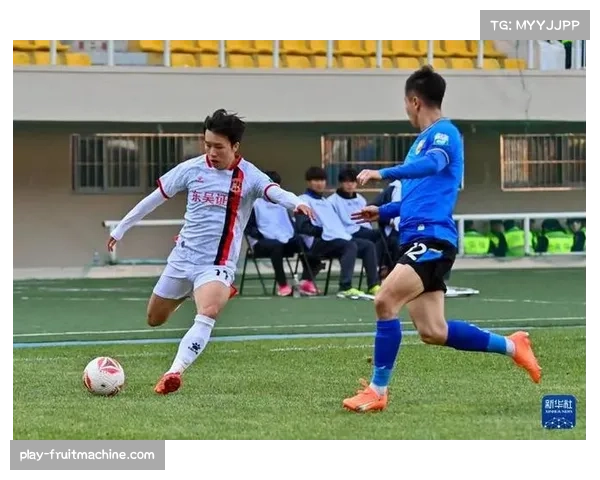 吴彦澍中场组织表现 大连鲲城攻防转换关键一环