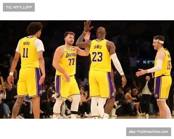 湖人防守扩防后篮板保护不足 太阳抢下12个进攻篮板