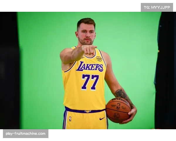 雷迪克确立东契奇核心体系 詹姆斯功能化转型释放湖人进攻潜能